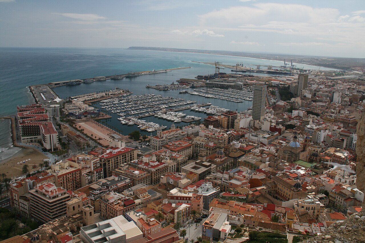 Alicante — vista desde el Castillo de Santa Bárbara